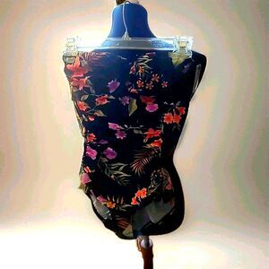 NWT Womens Bathing Suit Shade And Shore